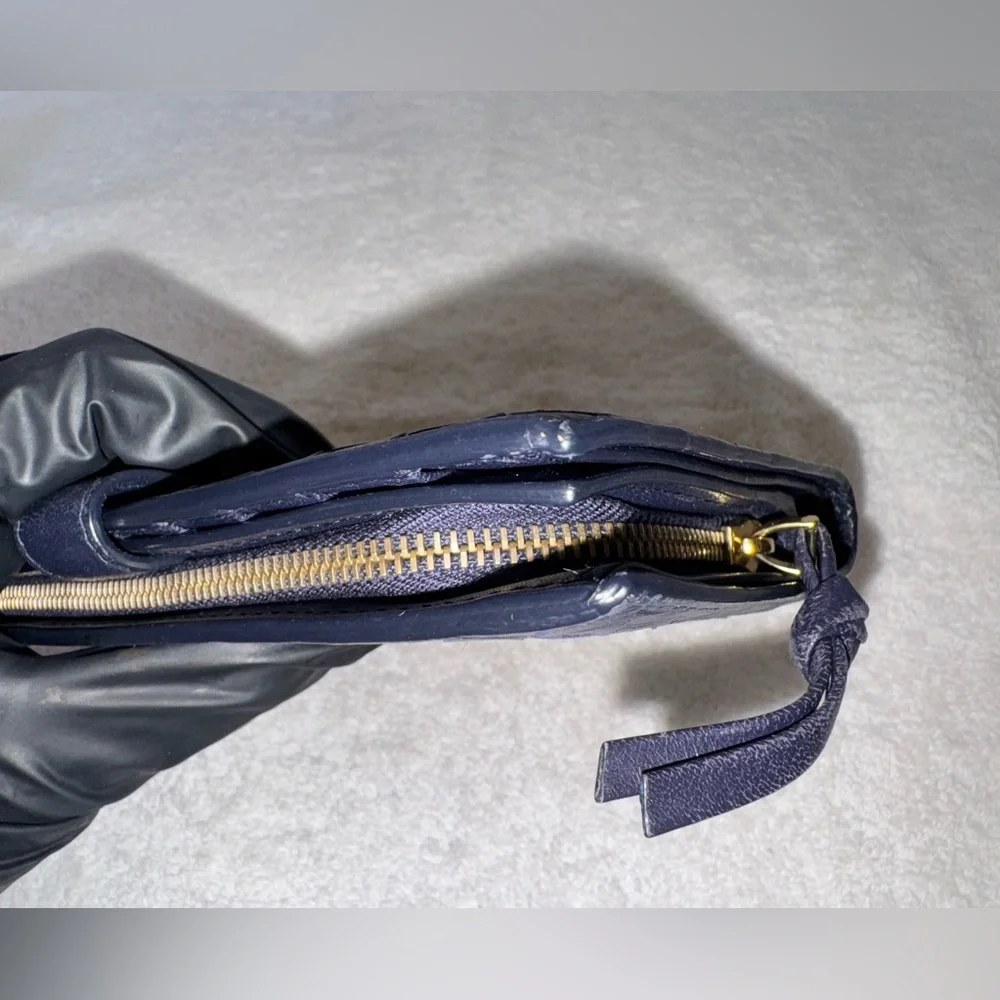 Bottega Veneta Intrecciato Navy Blue Bifold leather wallet, Unisex.